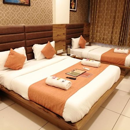Hotel Golden City Vadodara Luaran gambar