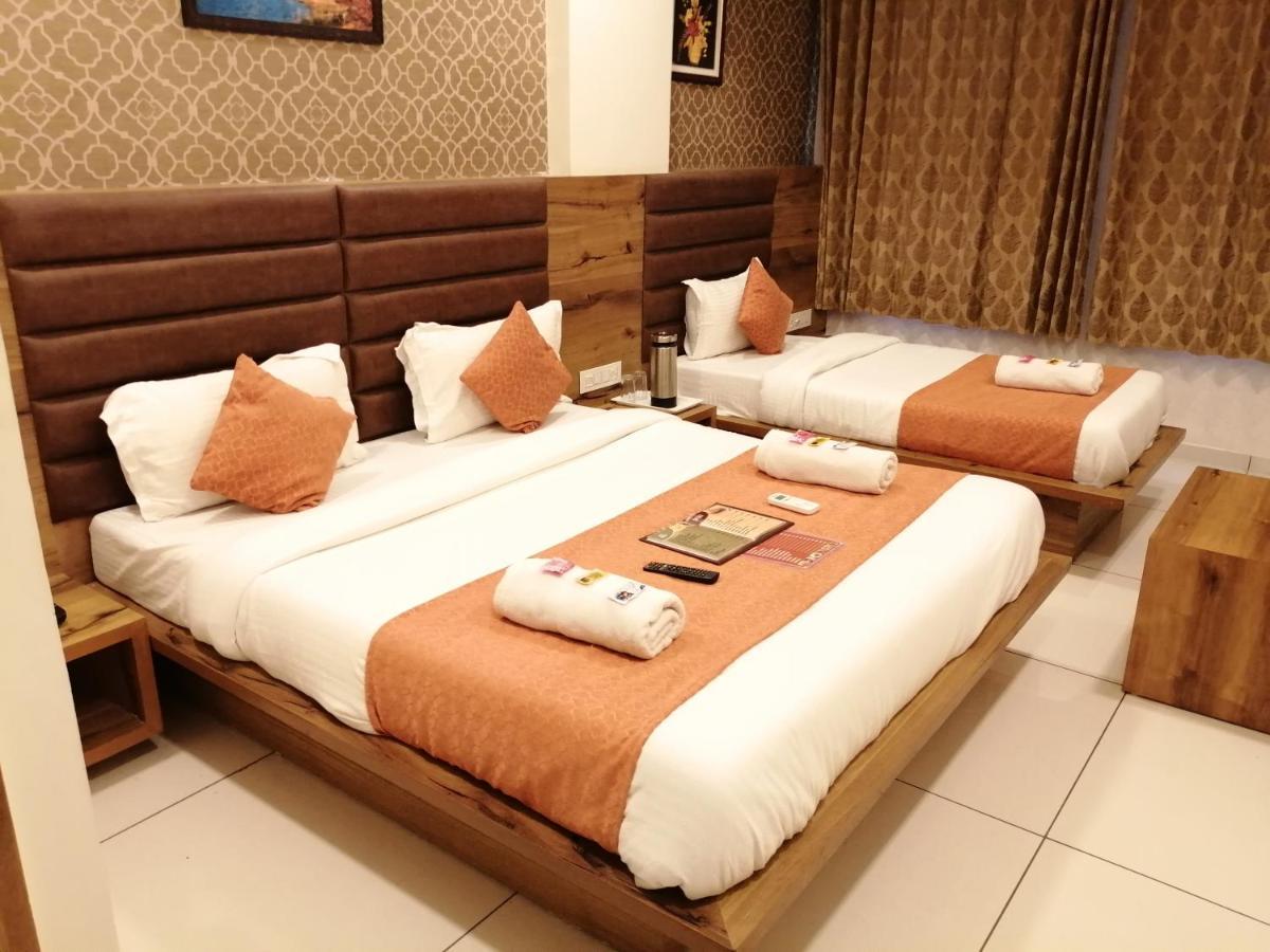Hotel Golden City Vadodara Luaran gambar