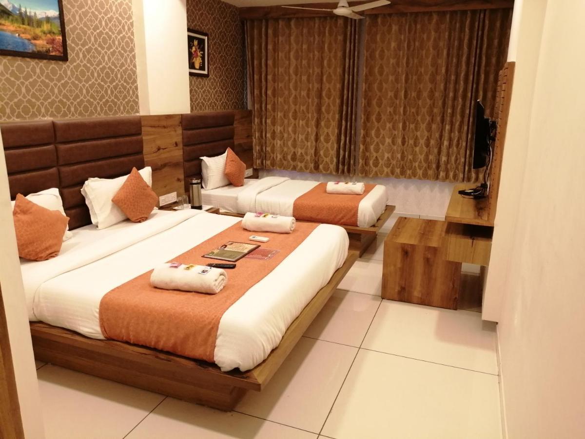 Hotel Golden City Vadodara Luaran gambar
