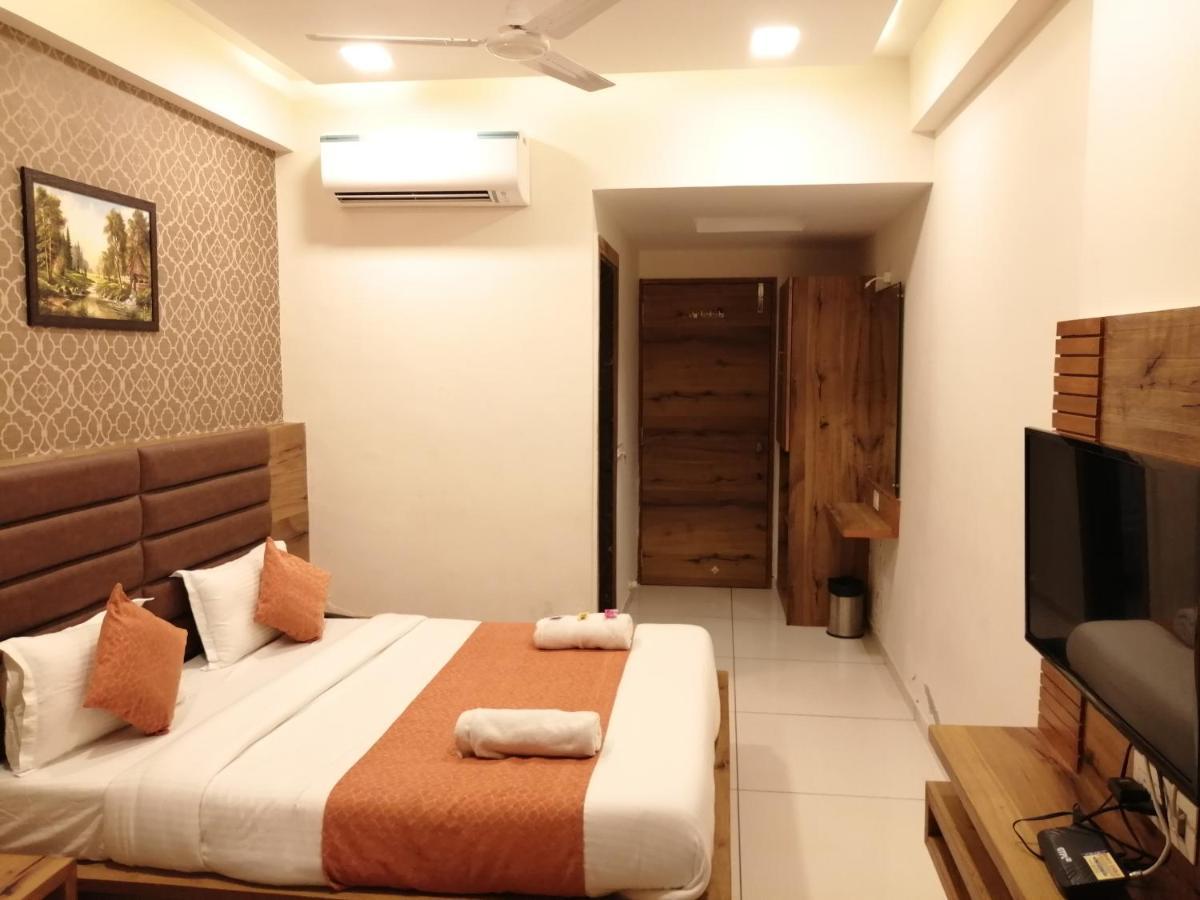 Hotel Golden City Vadodara Luaran gambar